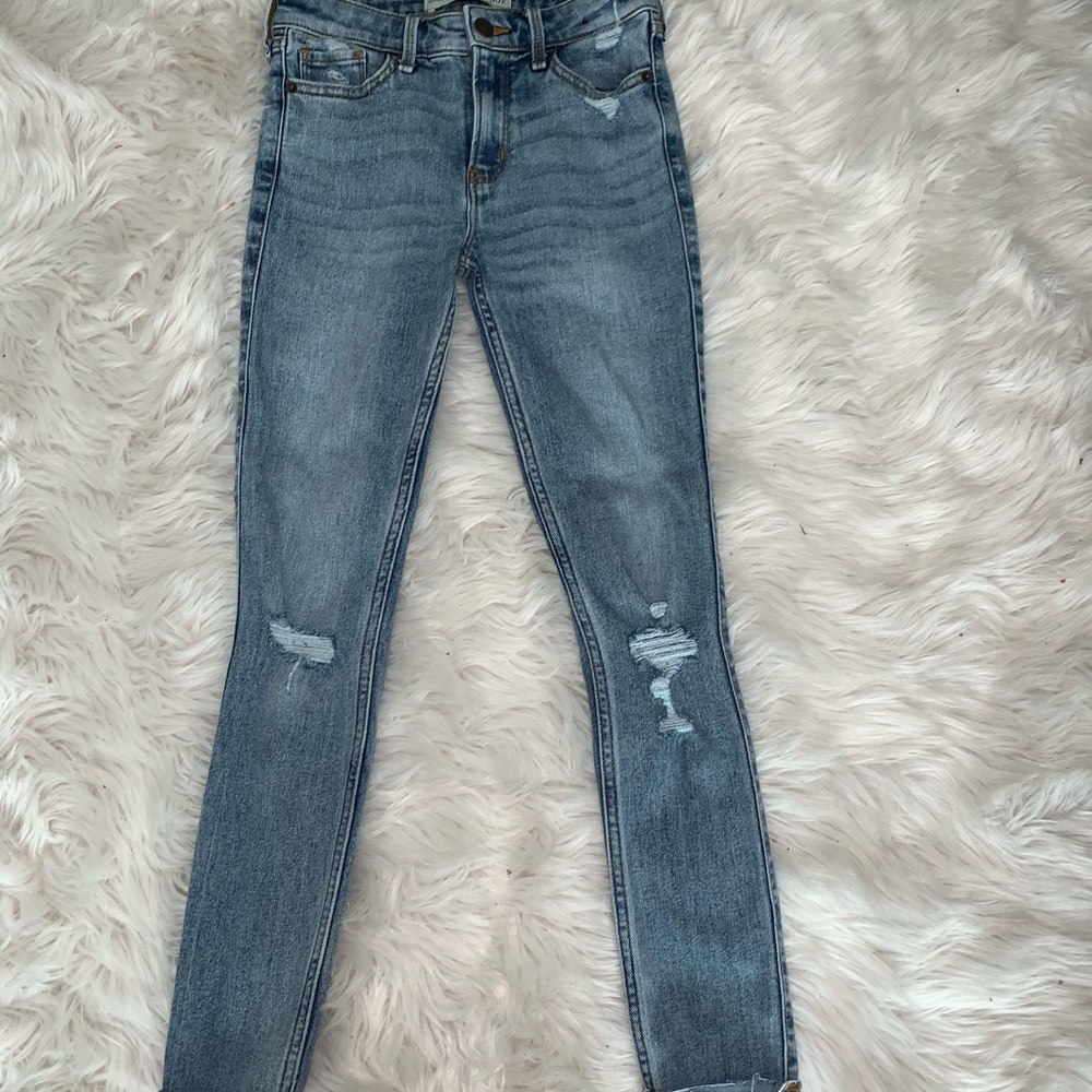 Abercrombie & Fitch ankle jean only been worn once
